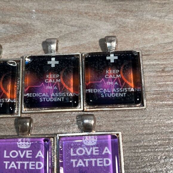 Medical Assistant pendant lot of 7 keep calm I’m a medical assistant, tatted - Picture 4 of 8